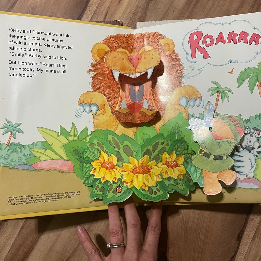 1984 Kirby On Safari Pop up Book in original box - Picture 2 of 9